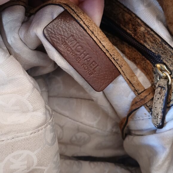 Michael Kors Distressed Satchel & Wallet - Picture 2 of 16